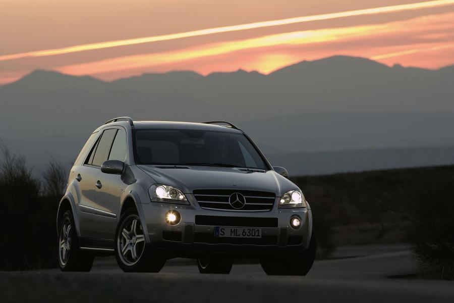  Mercedes-Benz ML63 AMG 2007 года  (фото 12 из 42)